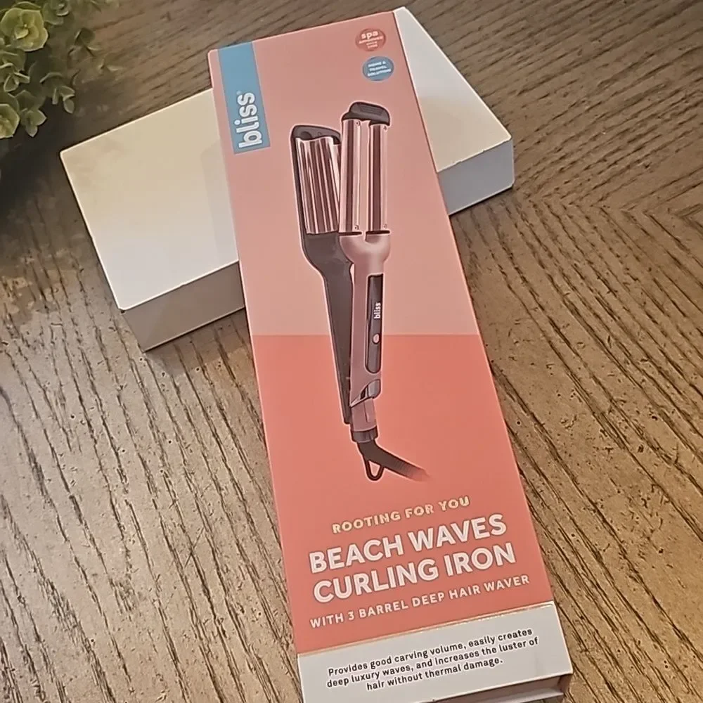 Beach waves curling iron NWT 3 barrel deep hair waver